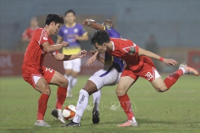 Cuộc đua vô địch V-League 2023 rất kịch tính. Ảnh: TTXVN