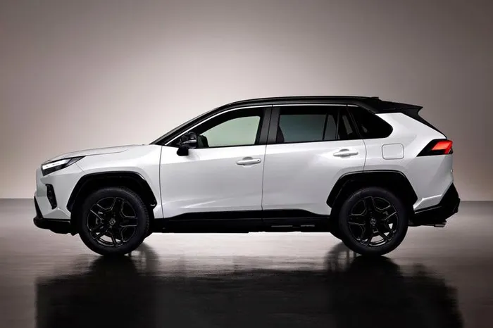 Toyota RAV4 GR Sport PHEV ra mắt tại Đông Nam Á, giá hơn 1,8 tỷ đồng