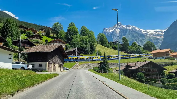 Grindelwald, thị trấn yên bình dưới chân núi Jungfrau ở Thụy Sĩ