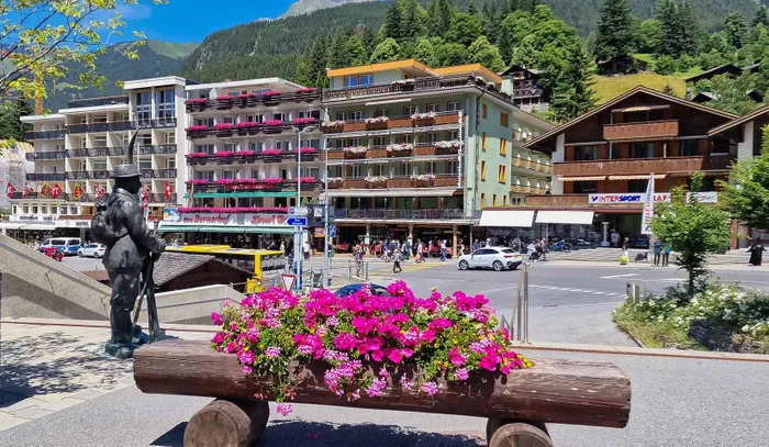 Grindelwald, thị trấn yên bình dưới chân núi Jungfrau ở Thụy Sĩ