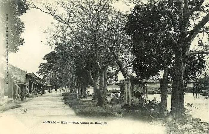 Sông Đông Ba và cầu Gia Hội xưa