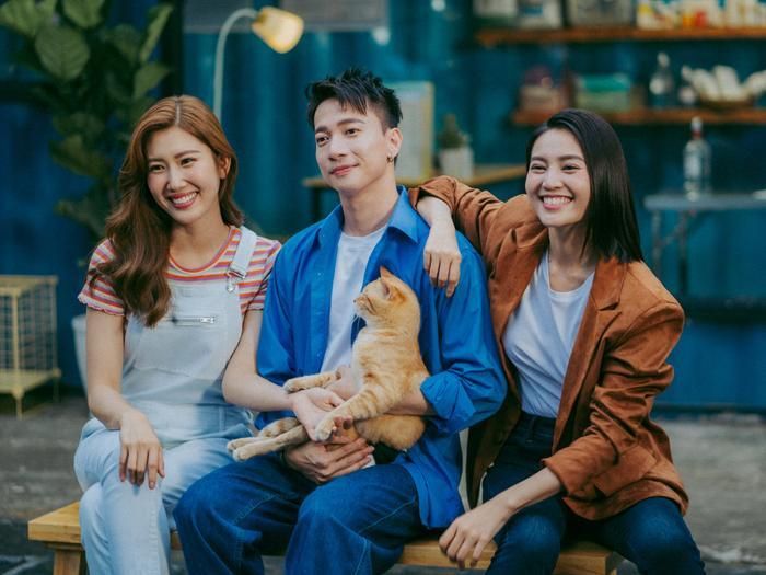 Thúy Ngân đùa rằng nam ca sĩ là "bình phong" cho chuyện tình giữa mình và Lan Ngọc.