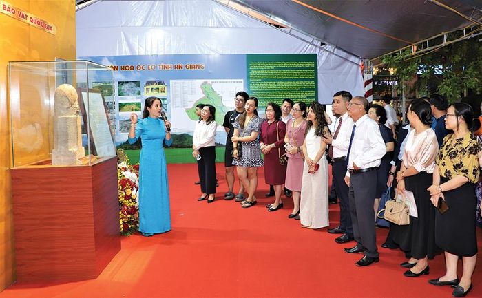 Không gian trưng bày bảo vật quốc gia tại An Giang