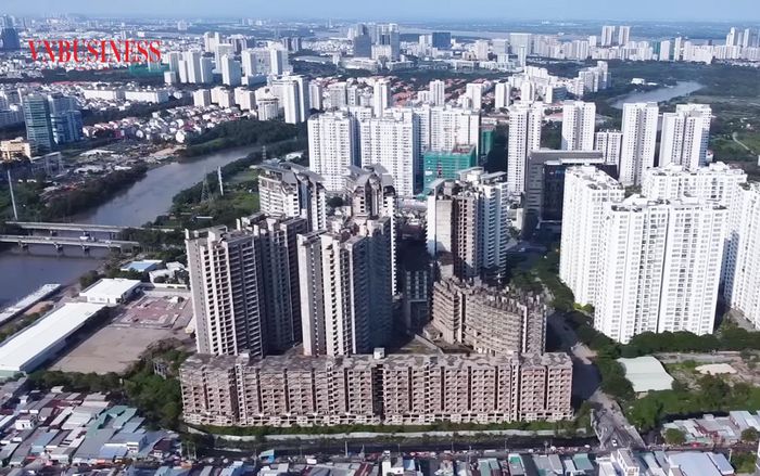 Dòng vốn ngoại chảy vào thị trường bất động sản vẫn gặp không ít trở ngại về pháp lý (Ảnh minh họa: HN).