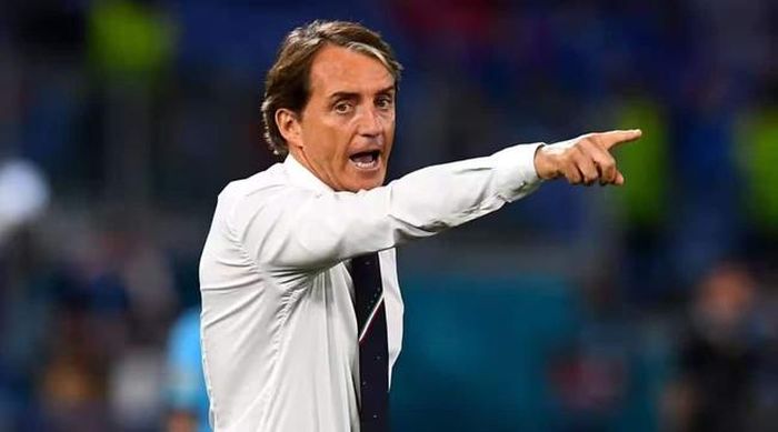 Mancini tham bát, bỏ mâm?