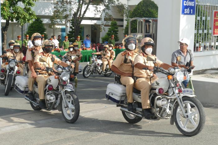 Các lực lượng ra quân thực hiện kế hoạch.