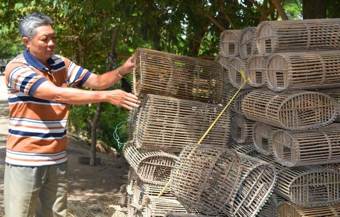 Chiếc lọp cua nuôi sống nhiều thế hệ người dân ở ấp Mỹ Hòa