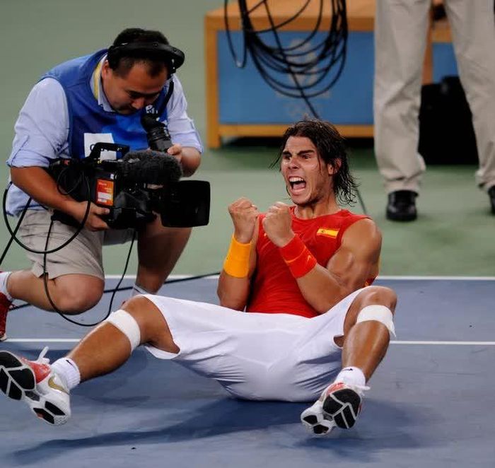 Khoảnh khắc không thể quên của Nadal khi đánh bại Fernando Gonzalez
