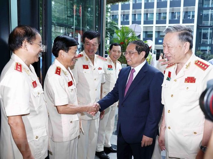  Thủ tướng Phạm Minh Chính với các đại biểu tham dự Đại hội. (Ảnh: Phạm Kiên/TTXVN) 