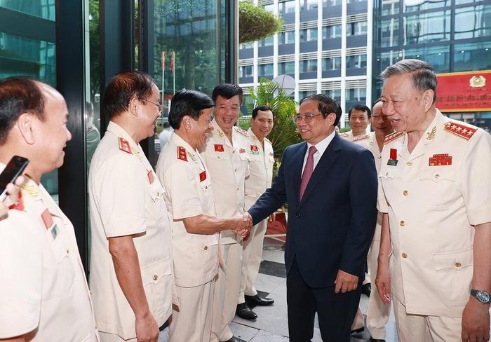Sáng 17/8/2023, tại Hà Nội, Thủ tướng Phạm Minh Chính dự Đại hội thành lập Hội Cựu Công an Nhân dân Việt Nam. (Ảnh: Dương Giang/TTXVN)