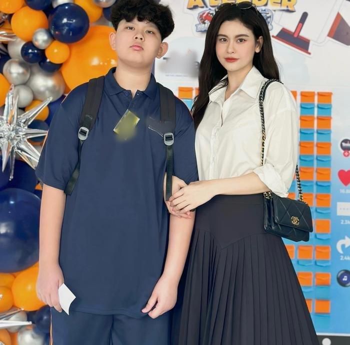 Theo như Trương Quỳnh Anh chia sẻ, chính nhóc tỳ là người khiến cô sống tích cực hơn, đứng dậy sau những tổn thương. 