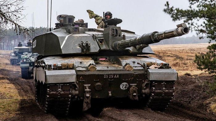 Hình ảnh này xuất hiện vài ngày sau khi tờ báo Anh Daily Express nói rằng những chiếc Challenger 2 được giao cho Ukraine đã "biến mất" khỏi tầm mắt của công chúng và dường như chúng chưa được sử dụng ngoài thực địa.