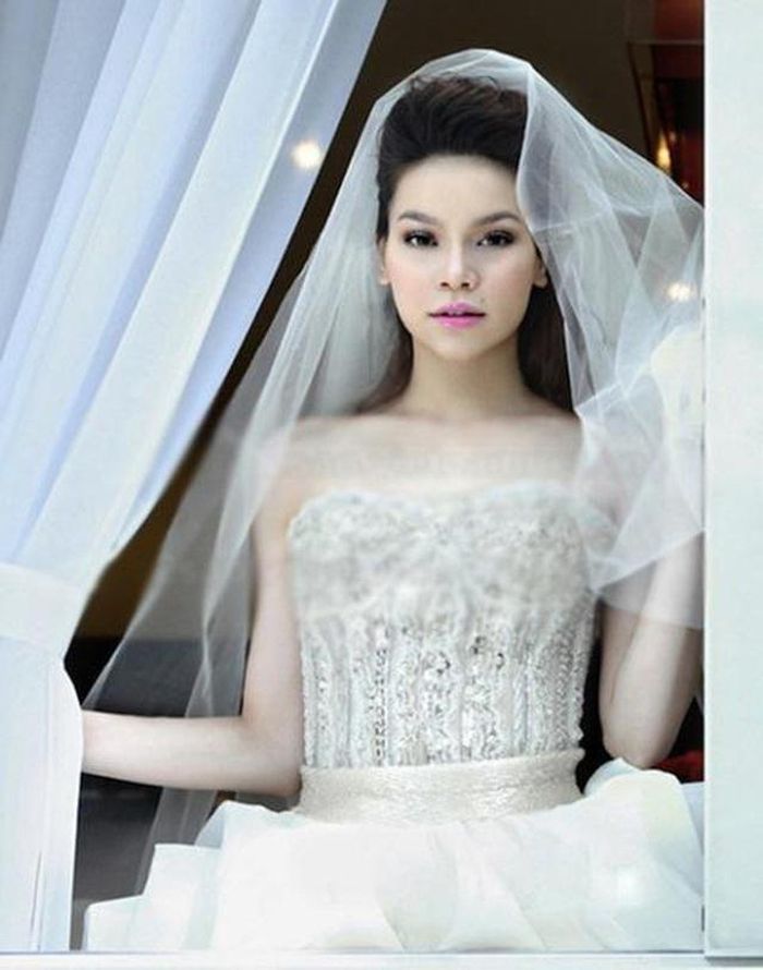 Scandal lấy chồng của Hà Hồ đã tốn không ít giấy mực của báo chí lúc bấy giờ
