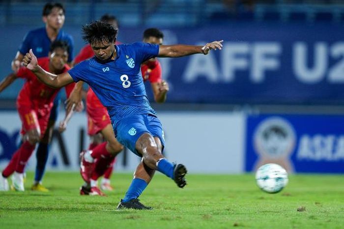 Burapha ghi bàn ấn định chiến thắng 3-0 cho đội chủ nhà giải U23 Đông Nam Á 2023. Ảnh: Changsuek