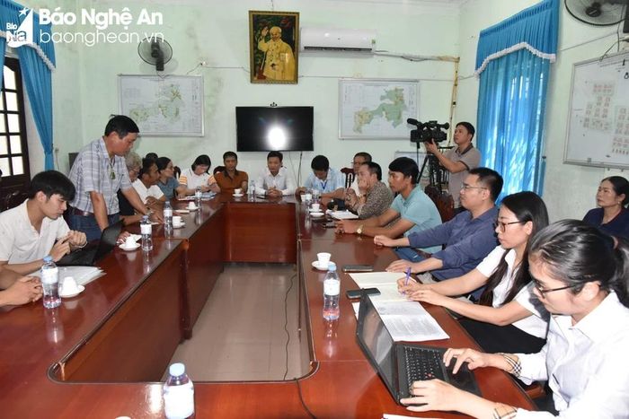  Đại diện Hợp tác xã Nông nghiệp Tây Hiếu và doanh nghiệp đối thoại để tháo gỡ khó khăn. Ảnh: Thu Huyền 