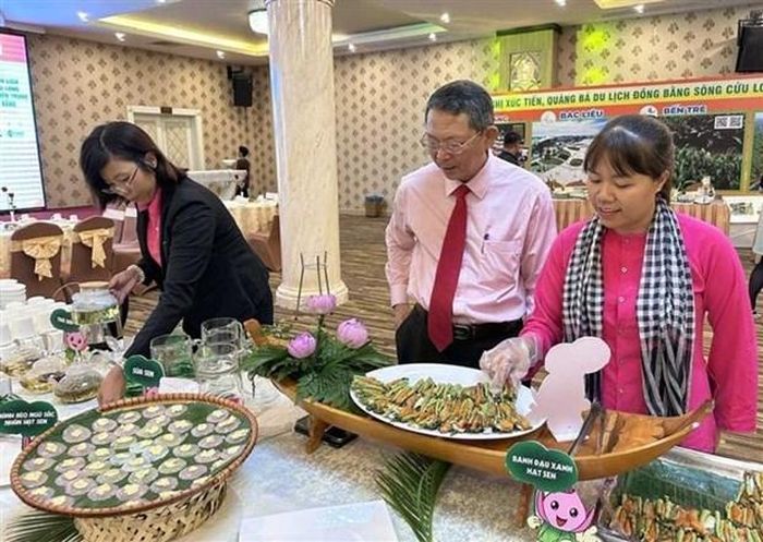 Giới thiệu ẩm thực của Đồng bằng Sông Cửu Long tại Hội nghị. (Ảnh: Trần Lê Lâm/TTXVN)