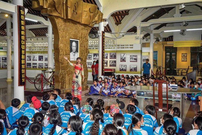 Học sinh tìm hiểu thân thế, sự nghiệp Bác Tôn