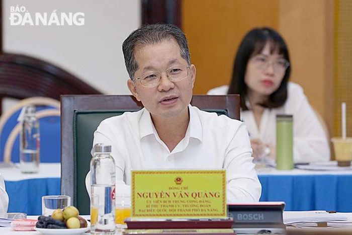Bí thư Thành ủy Nguyễn Văn Quảng tham dự buổi làm việc.