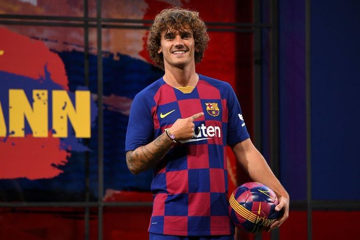 5. Antoine Griezmann, 107 triệu bảng, Atletico Madrid sang Barcelona năm 2019. Trong cùng 1 năm, Atletico lấy tiền bán Griezmann để chiêu mộ Felix, nhưng cả 2 bản hợp đồng đều không thành công.