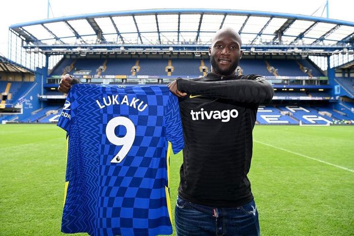 10. Romelu Lukaku, 97,5 triệu bảng, Inter Milan sang Chelsea năm 2021. Thêm một sự lãng phí nữa dù về lý thuyết, Lukaku hội tụ đủ mọi yếu tố để thành công ở Chelsea. Thương vụ thất bại này một lần nữa cho thấy tiền không phải tất cả.