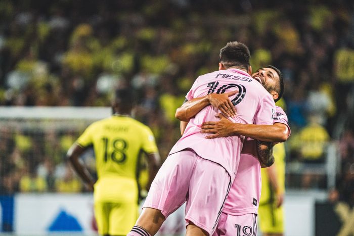 Các fan Barca rất nhớ khoảnh khắc này, với Messi và Jordi Alba