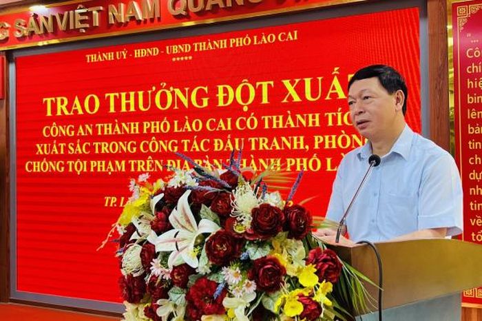 Đồng chí Đỗ Trường Sơn, Bí thư thành ủy Lào Cai phát biểu chỉ đạo tại buổi trao thưởng.