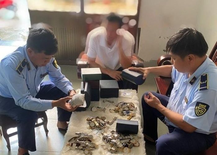 Một vụ việc kinh doanh đồng hồ giả mạo nhãn hiệu bị phát hiện, xử lý