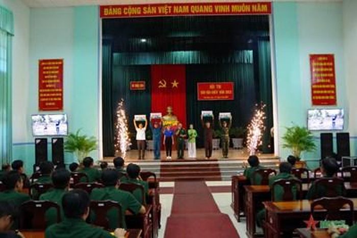  Hội thi "Dân vận khéo" ở Sư đoàn 8, Quân khu 9 diễn ra sôi nổi. 