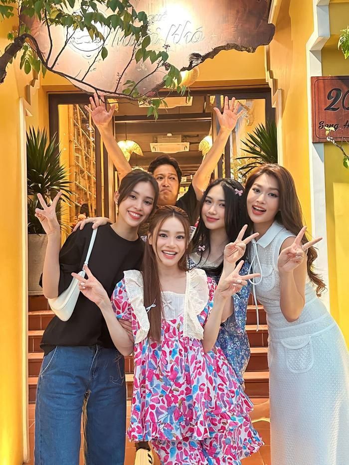 Visual "bất phân thắng bại" của dàn mỹ nhân nhận được "cơn mưa" lời khen từ người hâm mộ. 