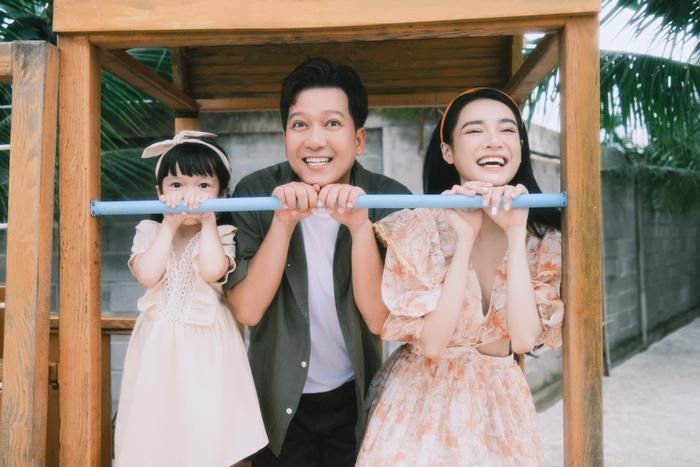 Tổ ấm hạnh phúc của Trường Giang - Nhã Phương bên cạnh con gái Destiny. 