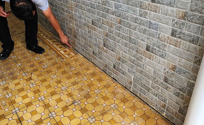 Vết nứt dài trong các căn hộ