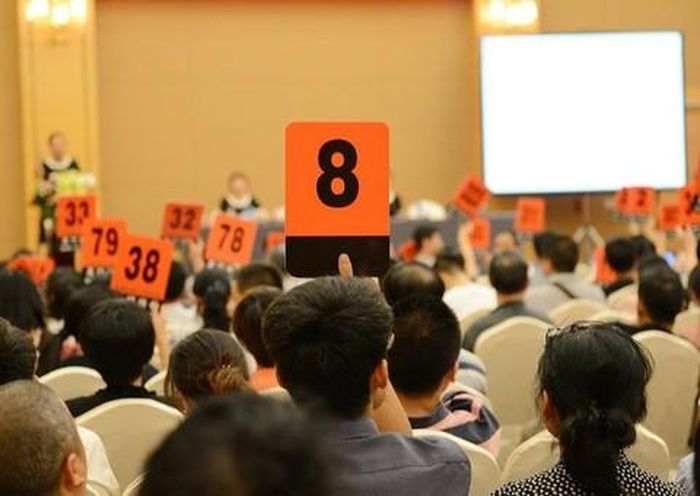 "Cò” đấu giá, "quân xanh - quân đỏ” là vấn đề nhức nhối trong hoạt động bán đấu giá tài sản (ảnh minh họa)