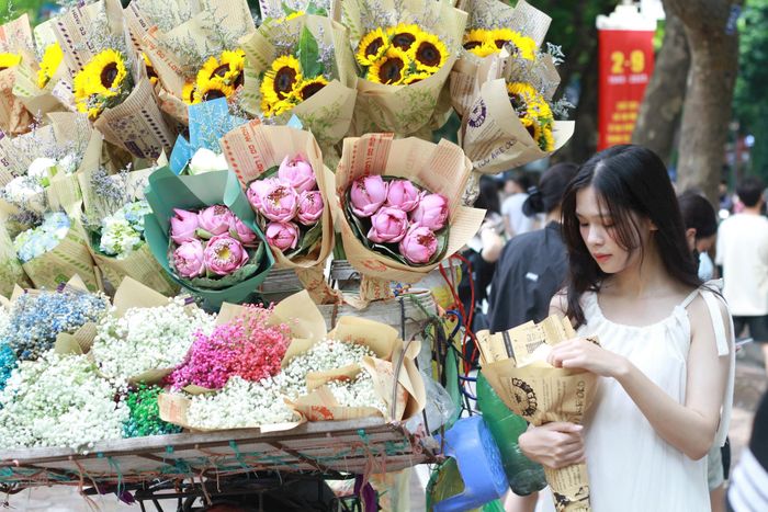 E ấp và dịu dàng là những nét thu hút của các thiếu nữ trẻ.