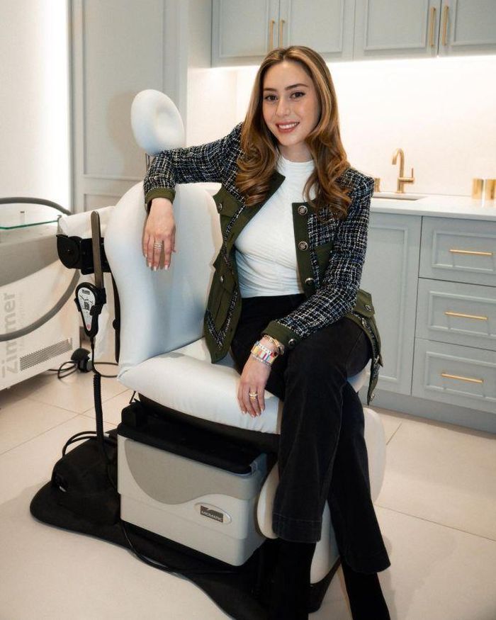 Shereene Idriss thường xuyên được khách hàng, bạn bè khen trẻ đẹp hơn độ tuổi tứ tuần.