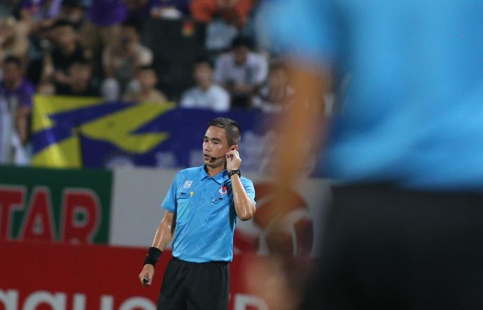 VAR hỗ trợ tốt các trọng tài nhưng vẫn có sự cứng nhắc nhất định