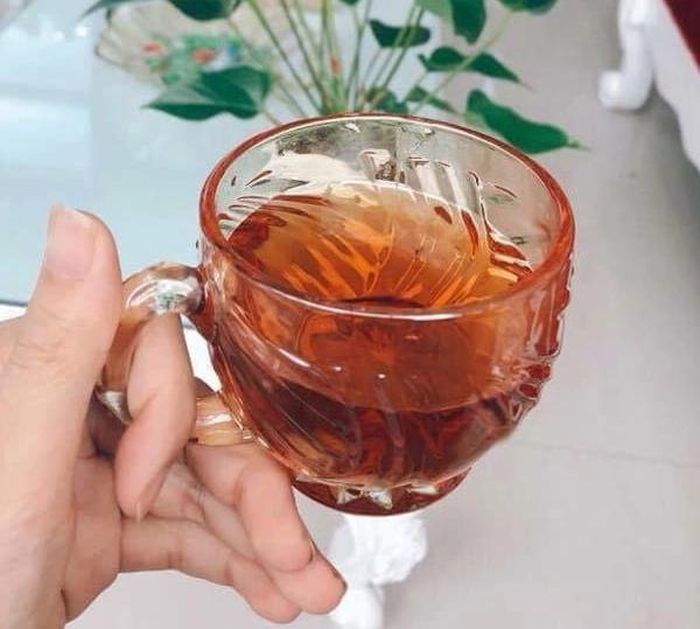 Trà lúa mạch từ lâu đã quen thuộc với chị em bởi những công dụng làm đẹp, giảm cân (Ảnh minh họa)