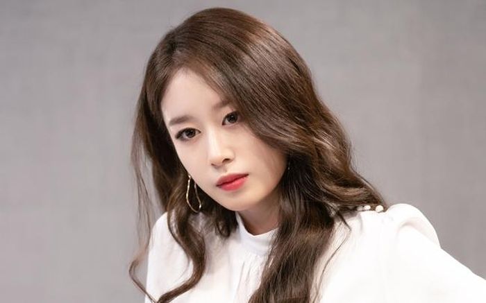 Nữ thần K-pop như Jiyeon T-ARA cũng từng than thở về việc "thất nghiệp" hậu kết hôn