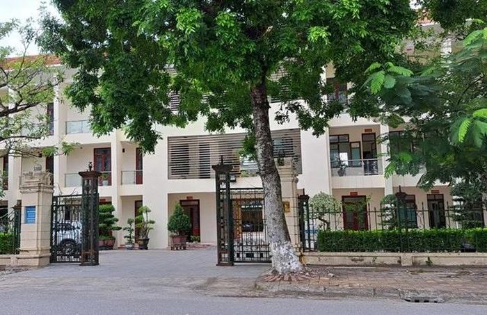 UBND tỉnh Thái Bình tạm đình chỉ công tác 4 cán bộ