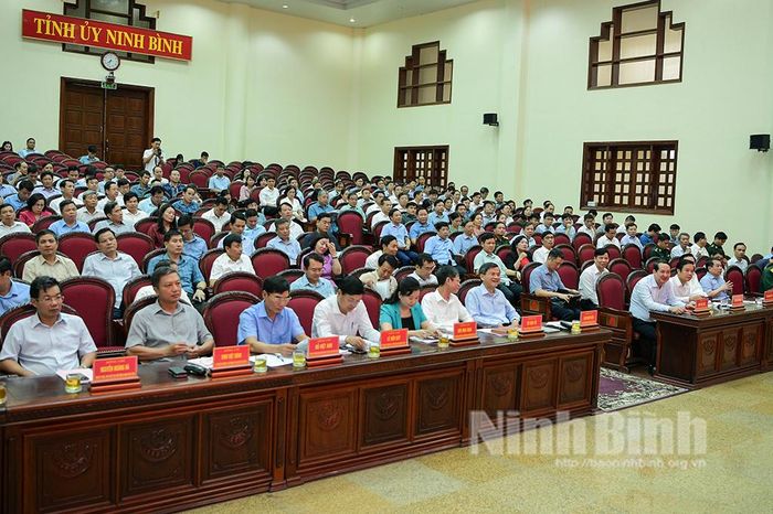 Các đại biểu dự hội nghị.
