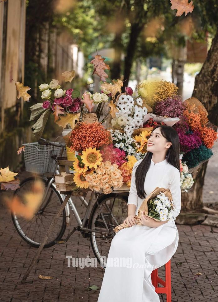 Các bạn trẻ với mùa thu.