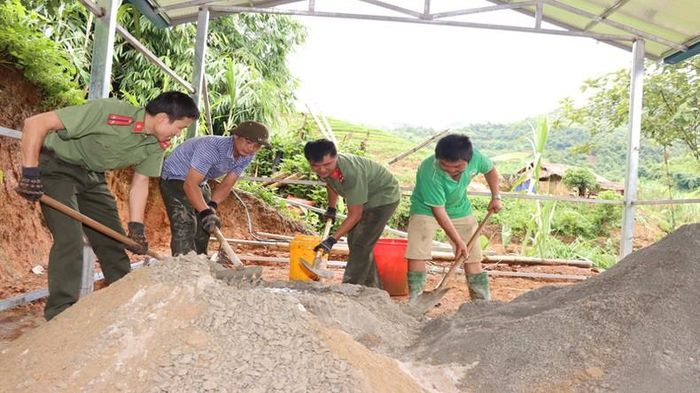 Công an Lai Châu đã hỗ trợ làm mới 83 ngôi nhà và sửa chữa được 69 nhà cho người dân ở Tà Tổng theo Đề án 245.