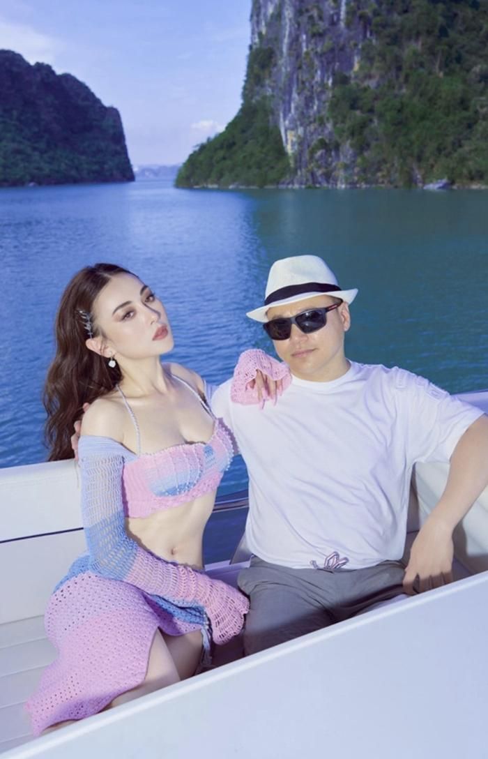 Cặp đôi liên tục phát cẩu lương trên mạng xã hội.