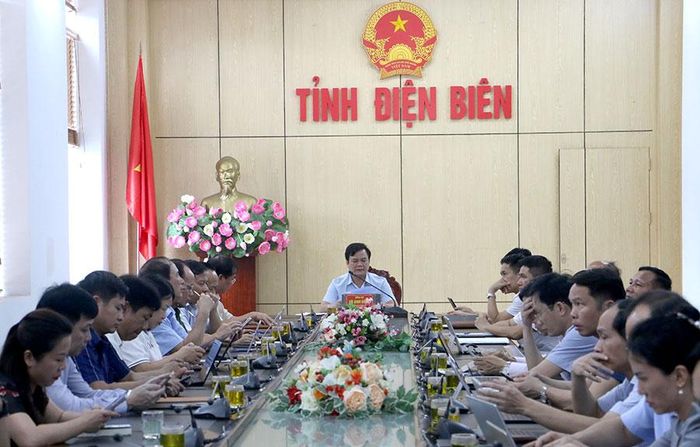 Đại biểu dự phiên họp về phát triển kinh tế số tại điểm cầu Điện Biên.