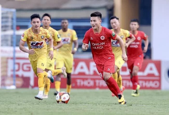 Quang Hải được kỳ vọng rất nhiều nhưng chưa thực sự tỏa sáng kể từ ngày gia nhập CAHN. Ảnh: Hoàng Linh
