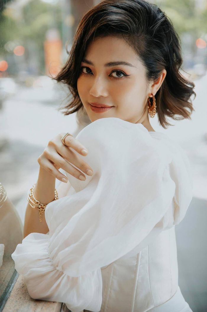 Diễn viên Kiều Anh từng chia sẻ cô và bạn trai chia tay khi cô mang thai con đầu lòng. Nữ diễn viên quyết định làm mẹ đơn thân. Kiều Anh thông báo kết hôn với mối tình thứ hai năm 2020. Cô hạn chế chia sẻ thông tin về nửa kia. 