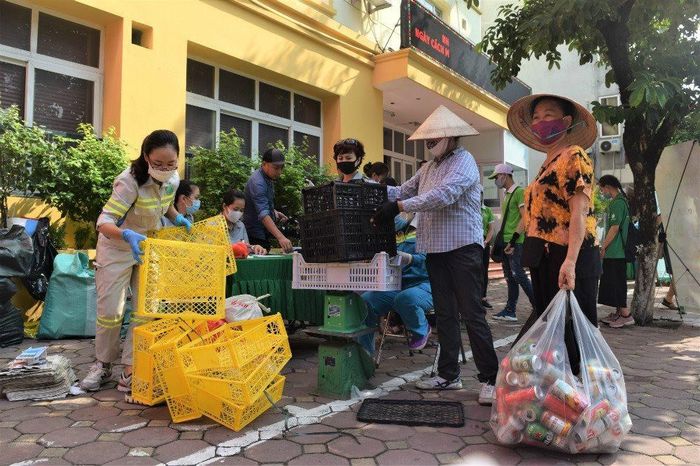 Nhiều người dân cũng rất mong mỏi những chiến dịch phân loại rác thải ngày càng phổ biến và bài bản.