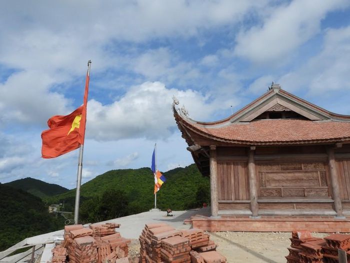 Chùa Trúc Lâm đảo Trần đang hoàn thiện giai đoạn 1 nơi phên dậu Tổ quốc.