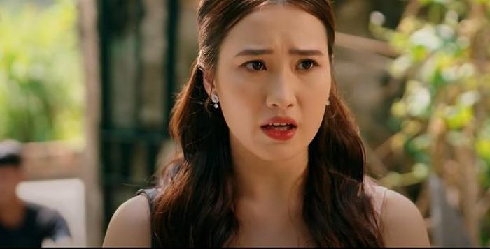Thấy Hoài làm căng, Nhung càng tỏ thái độ trêu tức. Ảnh: CMH.