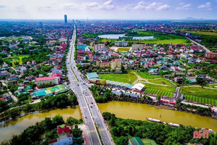 Hà Tĩnh đã và đang cùng cả nước nỗ lực “xây dựng lại đất nước ta đàng hoàng hơn, to đẹp hơn” như mong muốn của Chủ tịch Hồ Chí Minh.