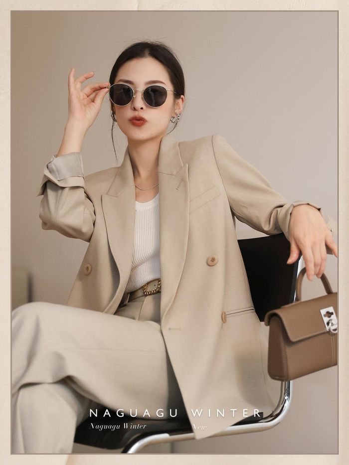 Không phải blazer đen, đây mới là mẫu áo khiến chị em mê mệt mỗi khi thu về.